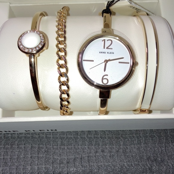 Women’s bracelets - Picture 5 of 5